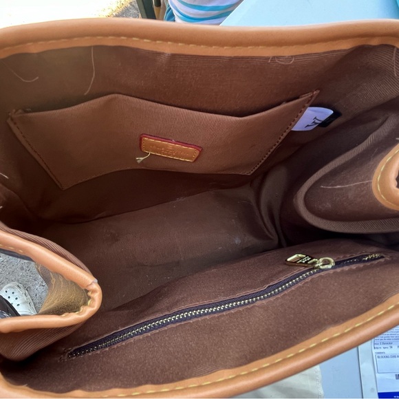 Handbags - louis vuitton handbag
